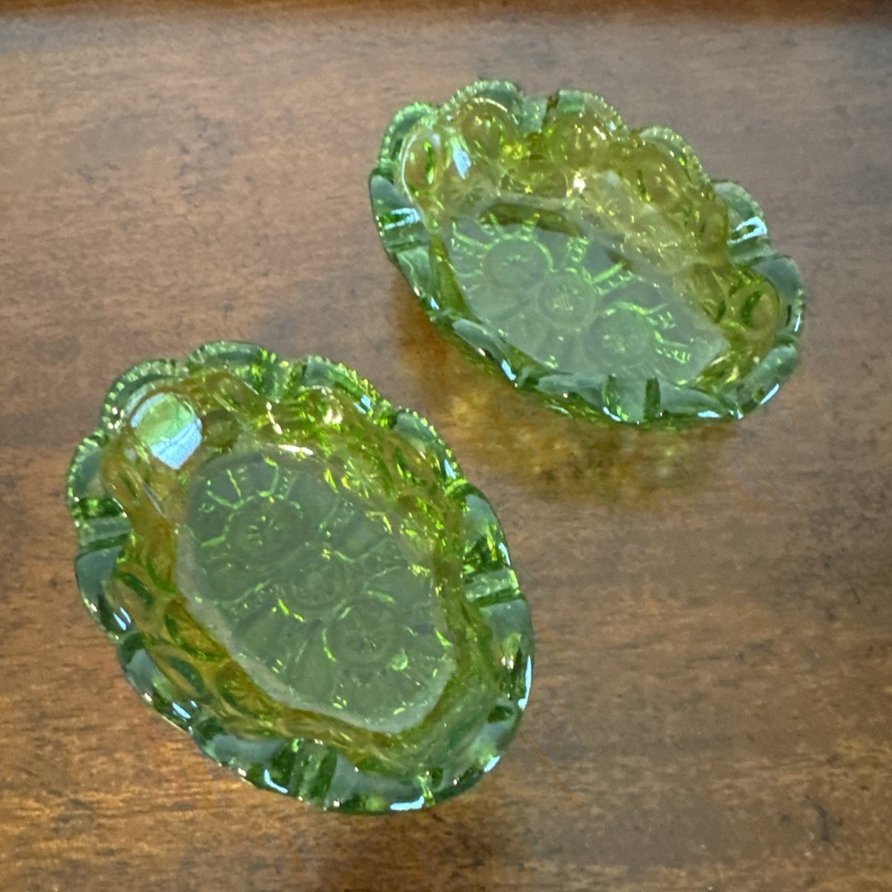 2 - 4.25" L.E. Smith MOON & STARS Green Glass Ashtray Trinket Vanity Dish VNTG